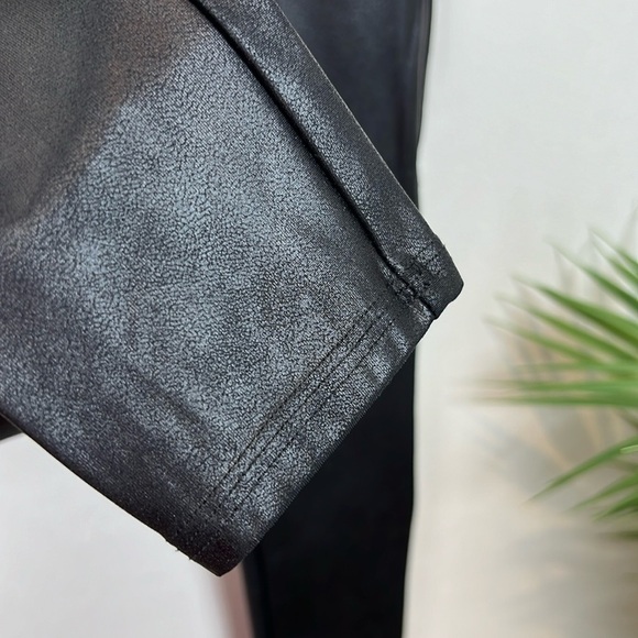 Spanx Faux Leather Leggings Size Small Metallic Black Pants - Picture 5 of 8